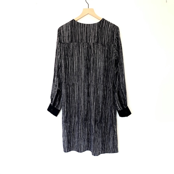 Vince Black and White Wavy Striped Dress 100% Silk - Picture 3 of 7